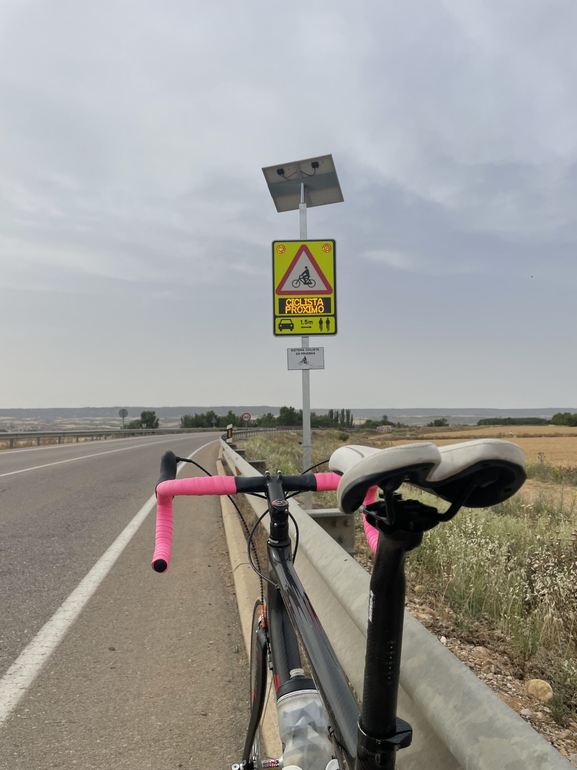 CYCLIST DETECTOR ON ROAD